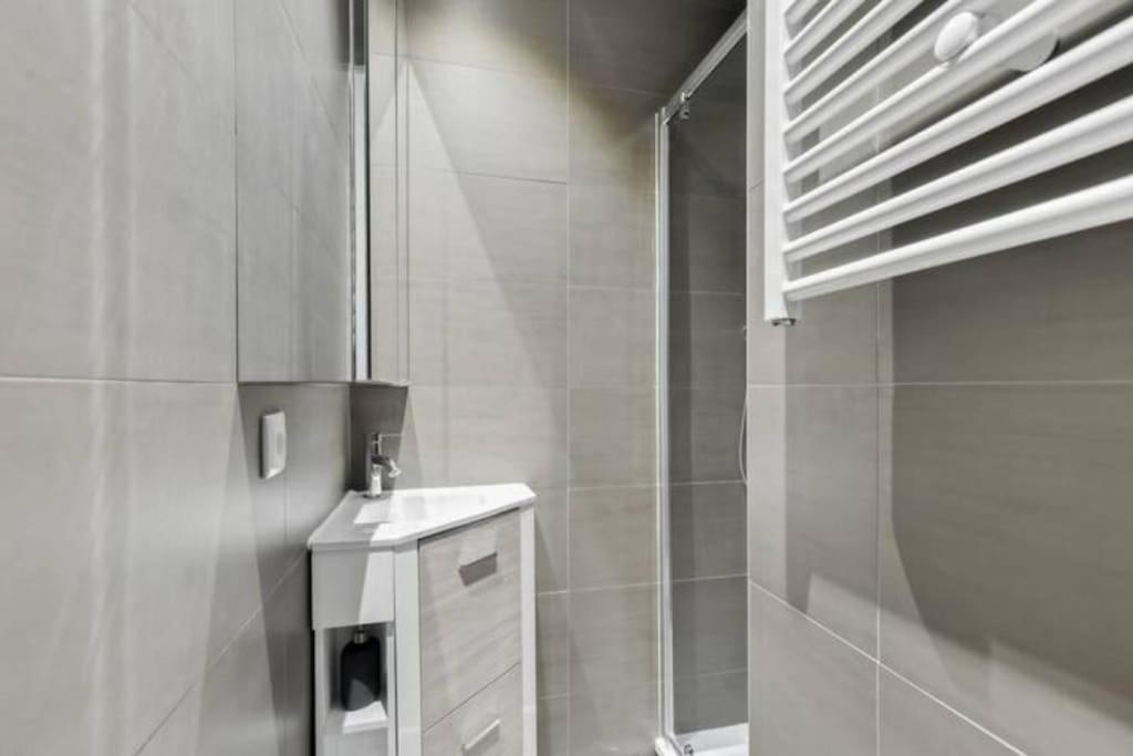 Charmant Appartement Entier A Montmartre Pour 4 Paris Ngoại thất bức ảnh
